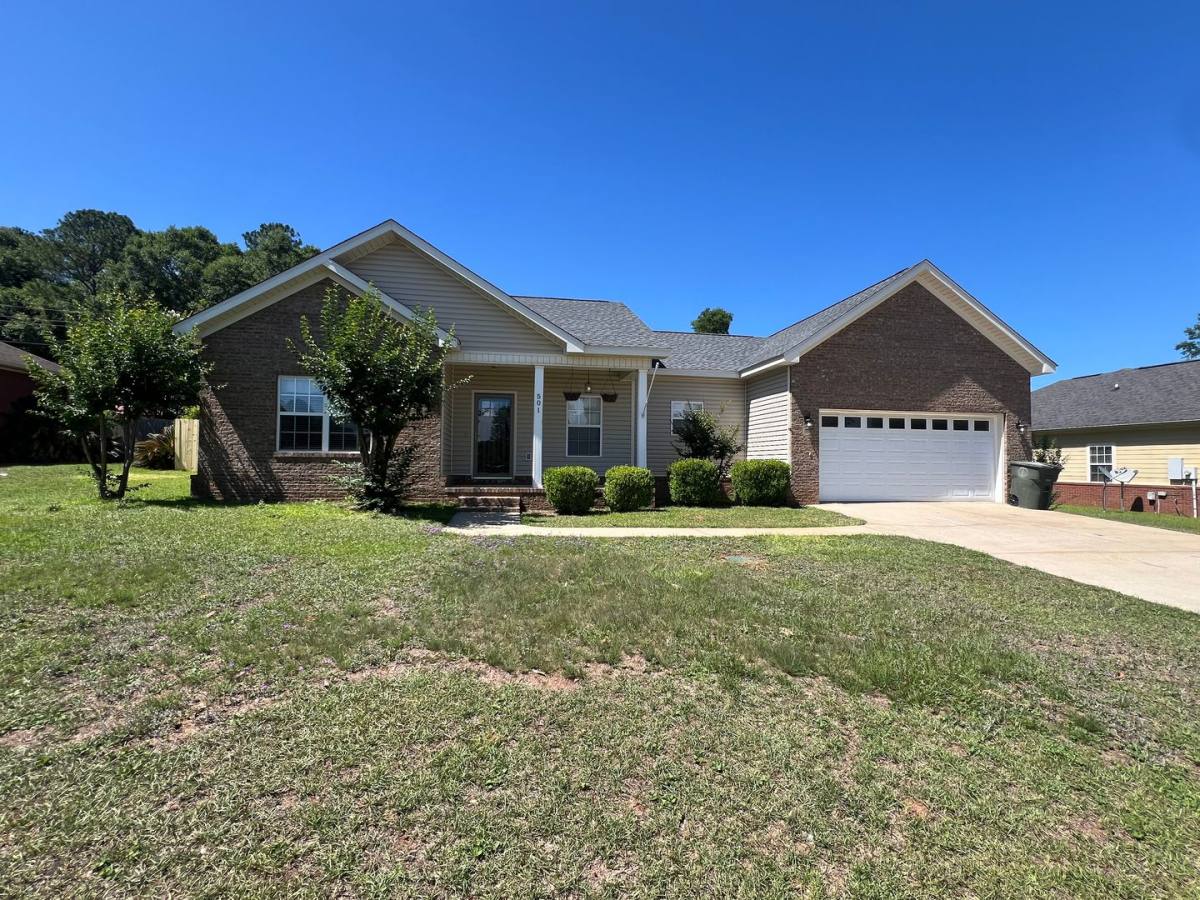 House for rent at 501 E Morningview Dr, Enterprise, AL 36330