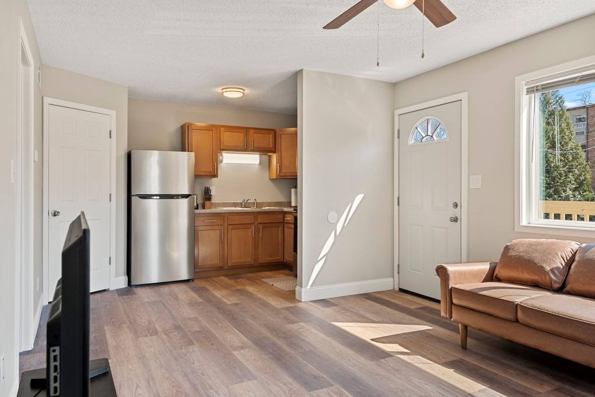Apartment for rent at 550 W Miller, Springfield, IL 62702
