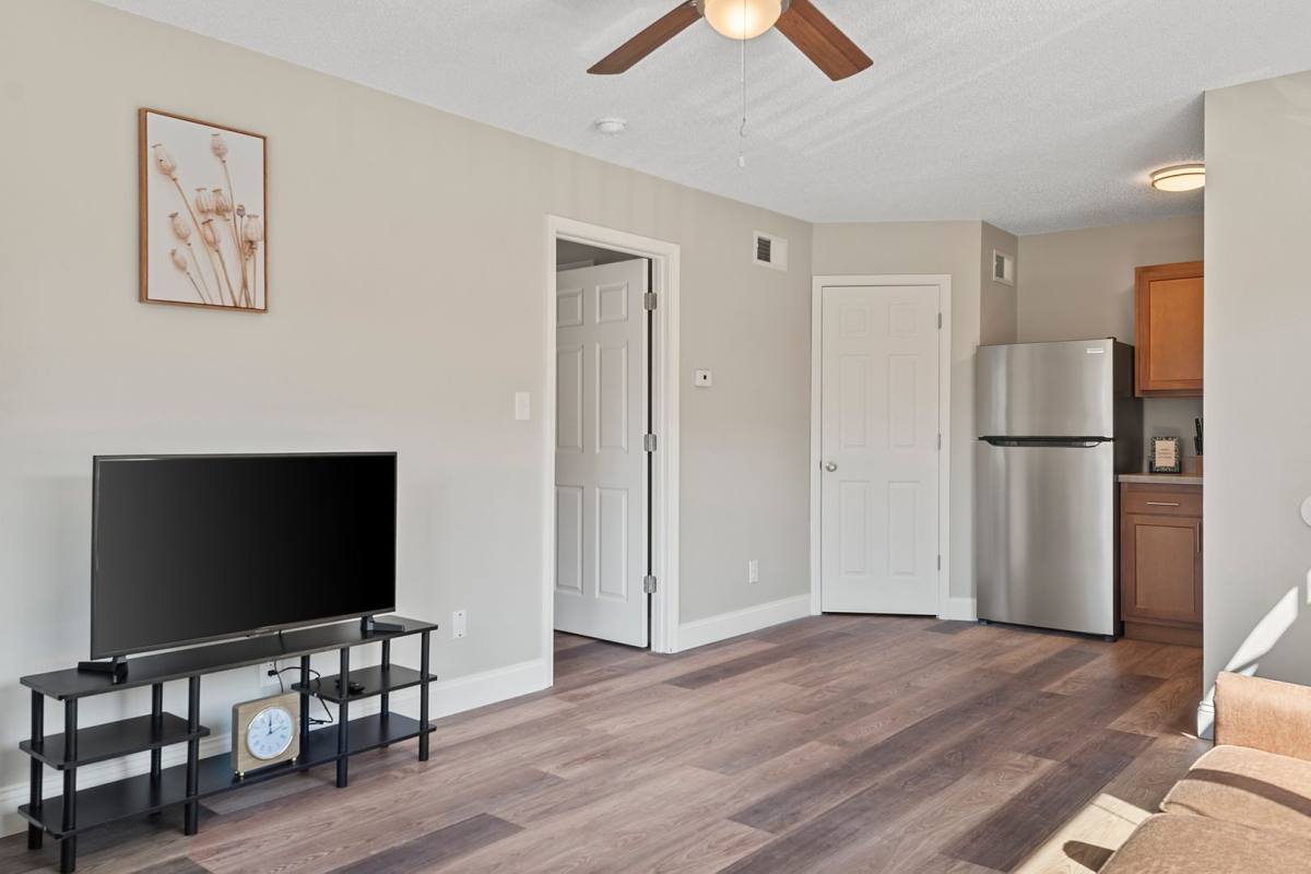 Apartment for rent at 550 W Miller, Springfield, IL 62702