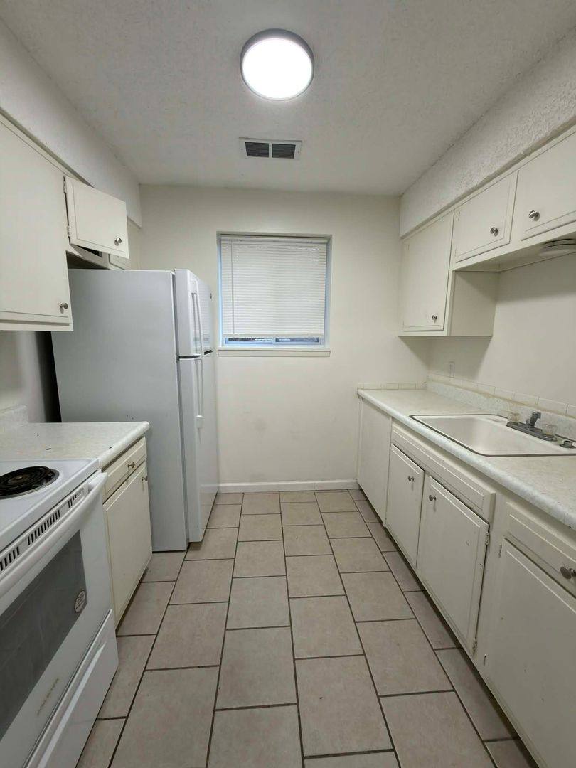 Apartment for rent at 1920 W Towanda, El Dorado, KS 67042