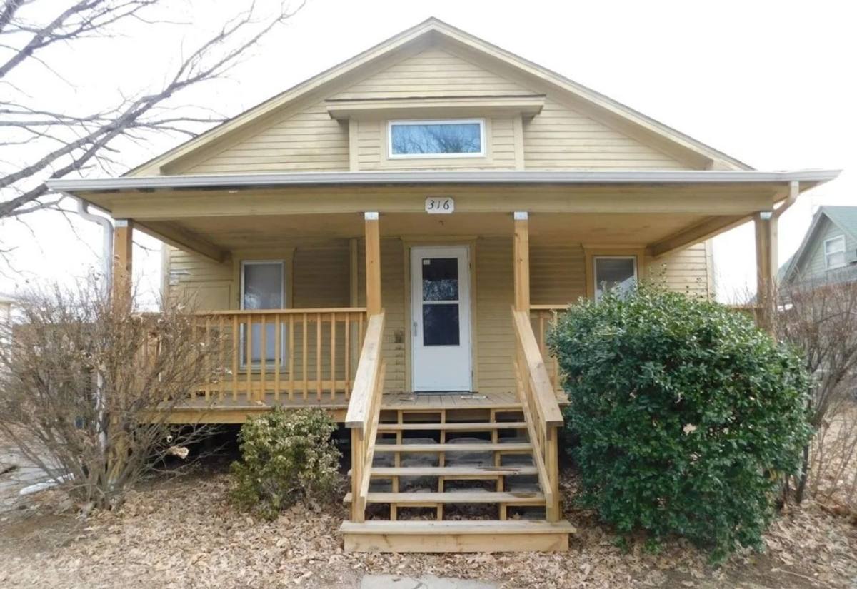 Apartment for rent at 316 S Taylor, El Dorado, KS 67042