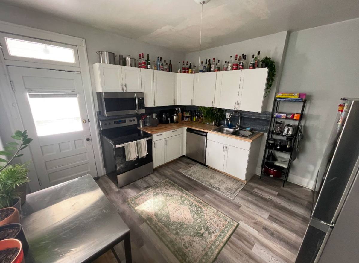 Apartment for rent at 119-121 W Patterson Ave, Columbus, OH 43202