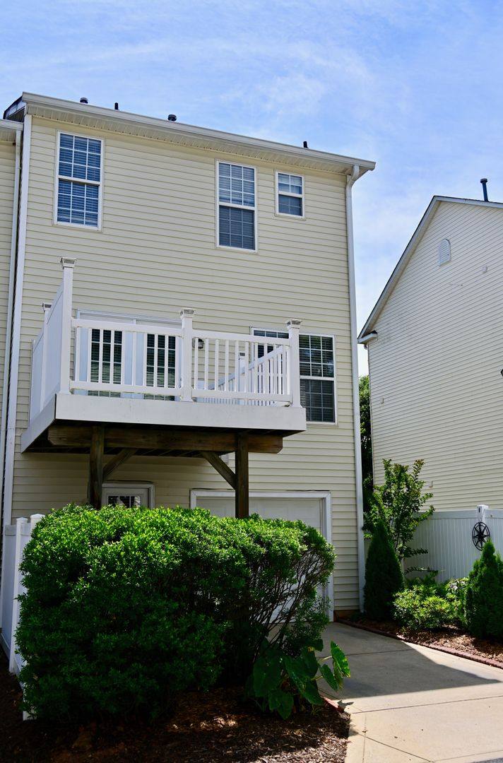 Townhouse for rent at 11850 Chelton Ridge Lane, Charlotte, NC 28277