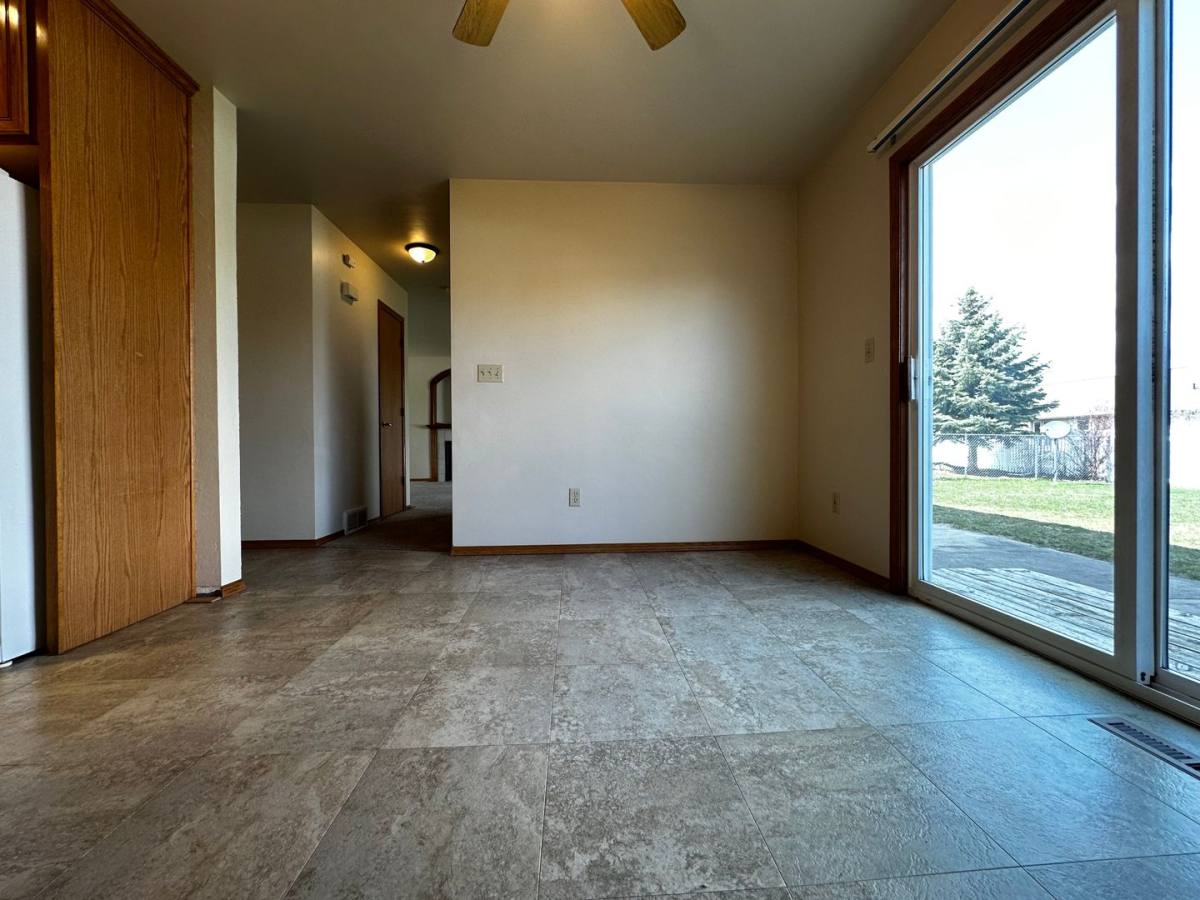 Townhouse for rent at 1525-1527 O'Keefe Rd, De Pere, WI 54115
