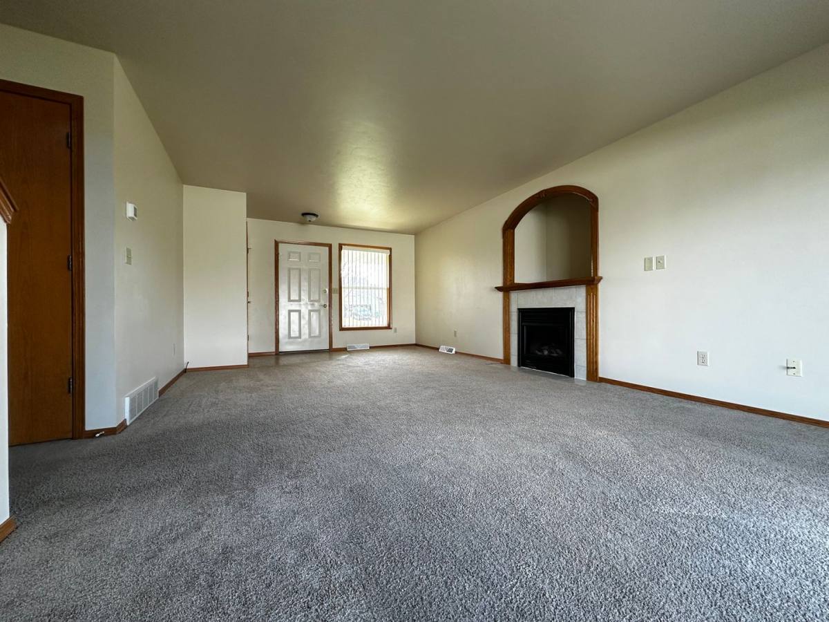 Townhouse for rent at 1525-1527 O'Keefe Rd, De Pere, WI 54115