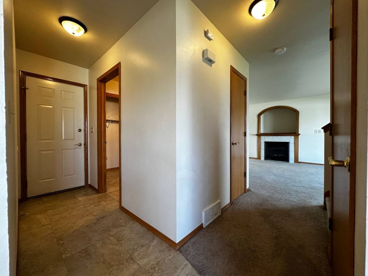Townhouse for rent at 1525-1527 O'Keefe Rd, De Pere, WI 54115