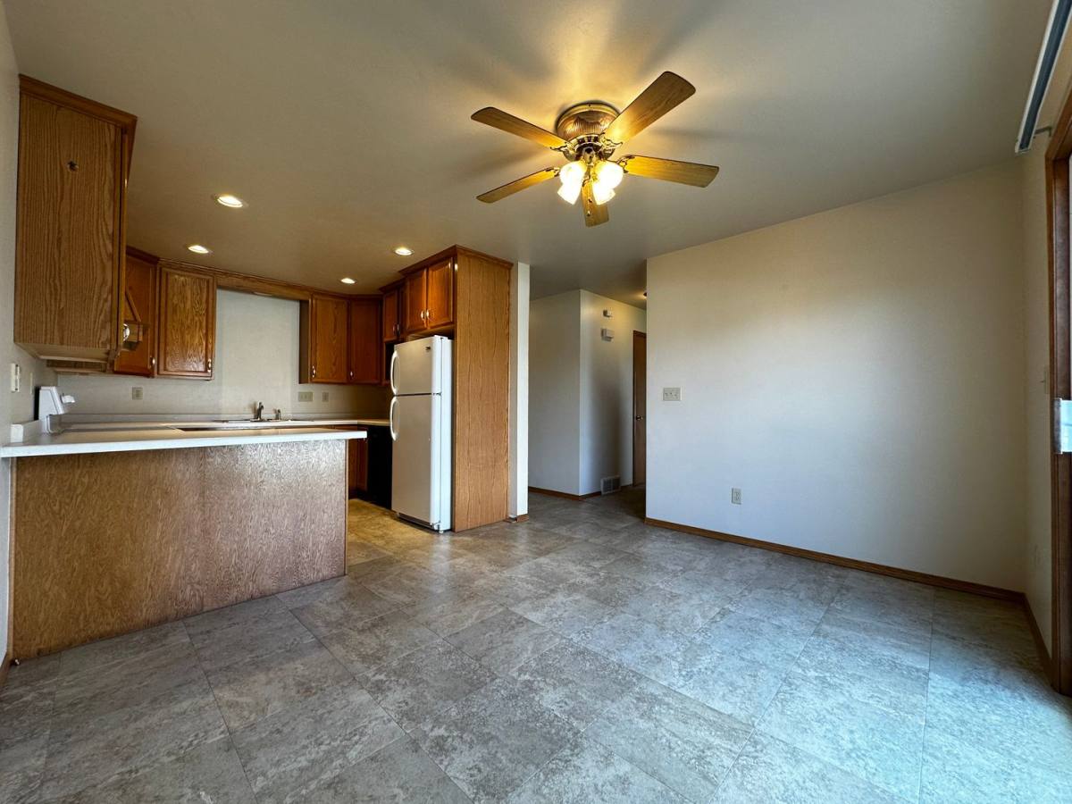 Townhouse for rent at 1525-1527 O'Keefe Rd, De Pere, WI 54115