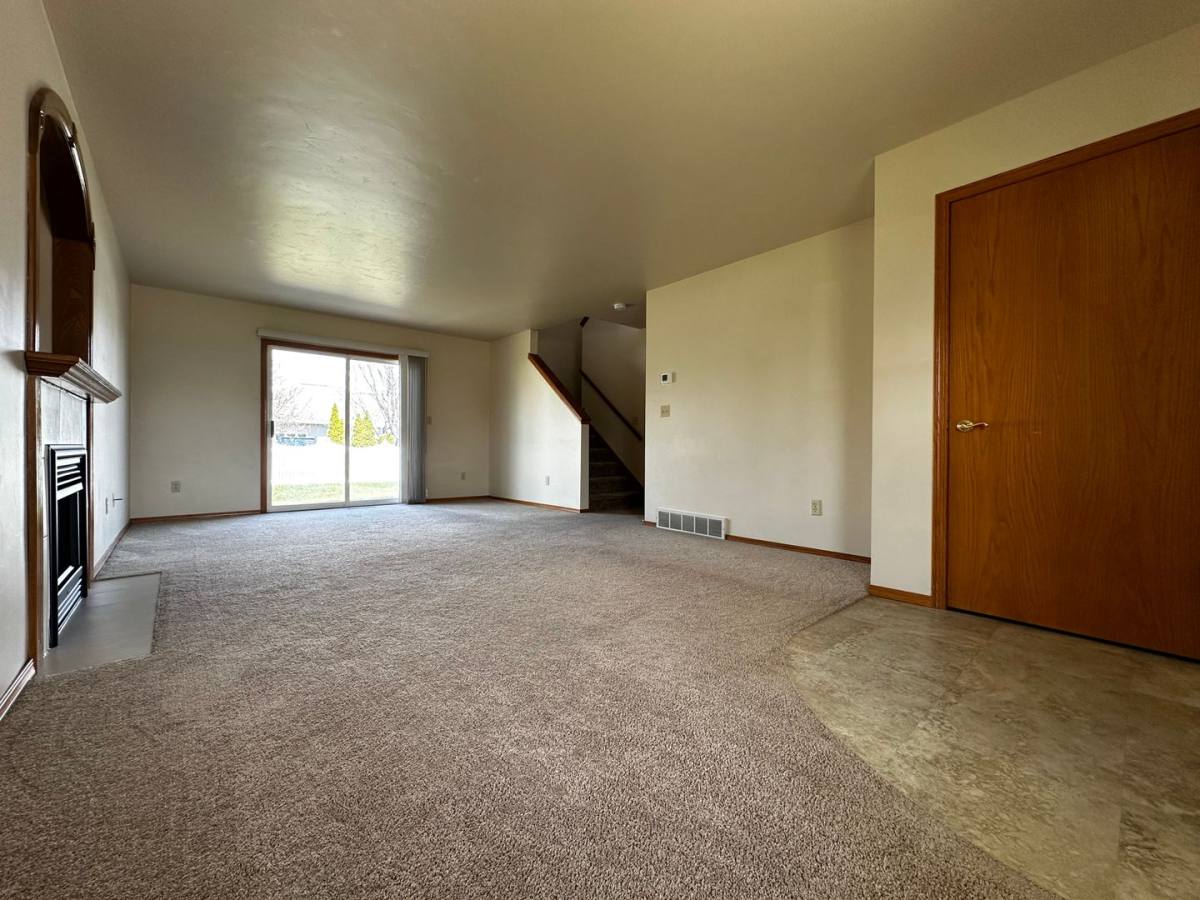Townhouse for rent at 1525-1527 O'Keefe Rd, De Pere, WI 54115