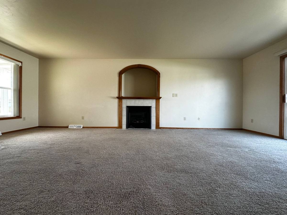 Townhouse for rent at 1525-1527 O'Keefe Rd, De Pere, WI 54115
