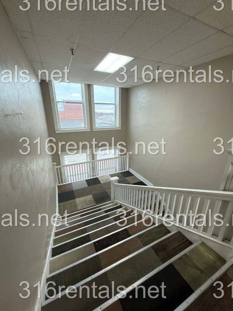 Apartment for rent at 106 W 6th, Augusta, KS 67010
