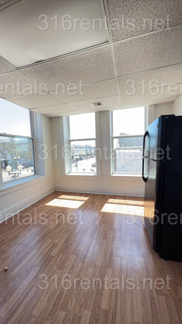 Apartment for rent at 106 W 6th, Augusta, KS 67010