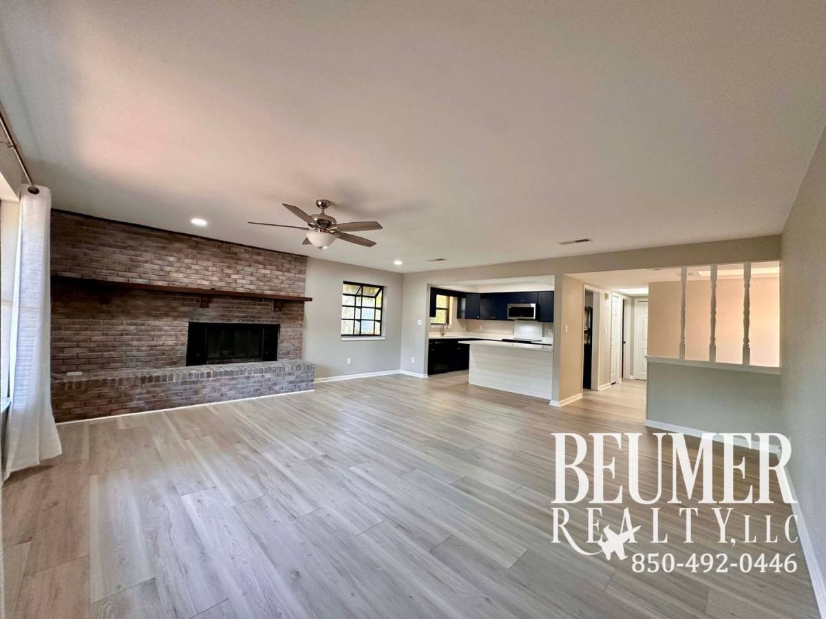 Apartment for rent at 5078 Leeward Dr, Pensacola, FL 32507