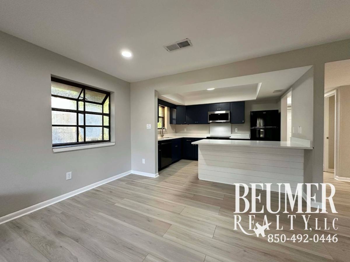 Apartment for rent at 5078 Leeward Dr, Pensacola, FL 32507