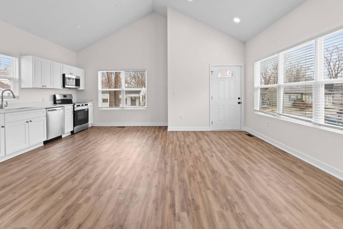 Townhouse for rent at 4448 Evanston, Indianapolis, IN 46205