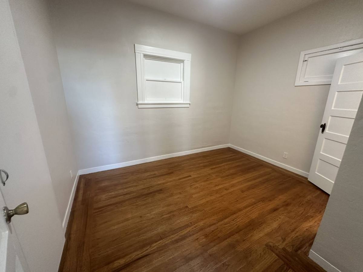 Apartment for rent at 2318 Santa Clara Ave, Alameda, CA 94501