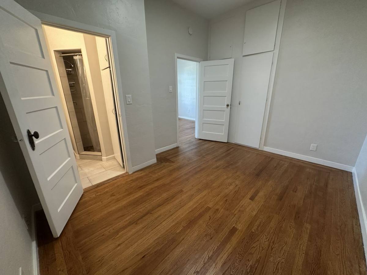 Apartment for rent at 2318 Santa Clara Ave, Alameda, CA 94501