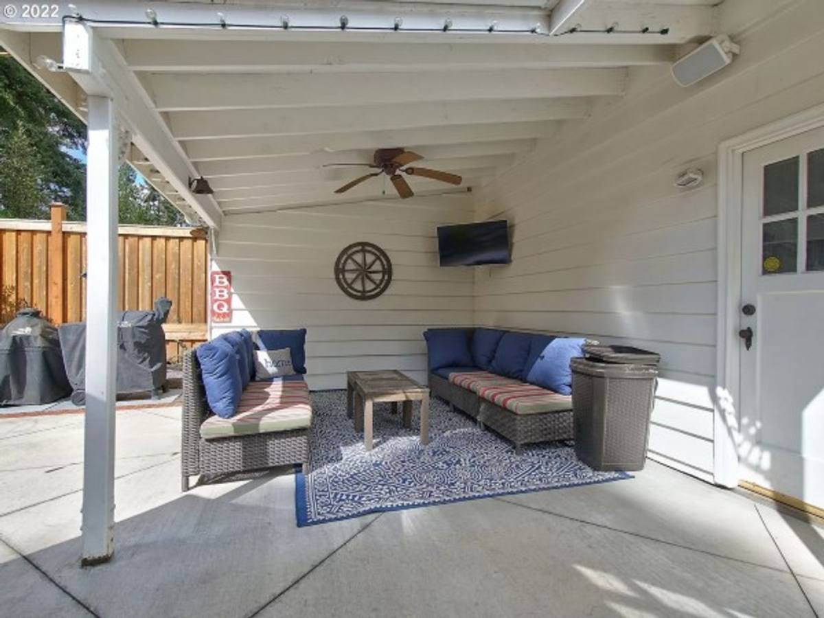 House for rent at 8150 SW Birchwood Rd, Portland, OR 97225