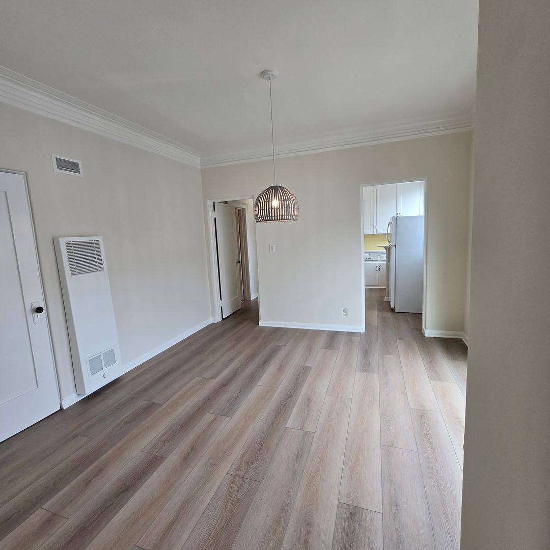 Apartment for rent at 734 S Detroit St, Los Angeles, CA 90036