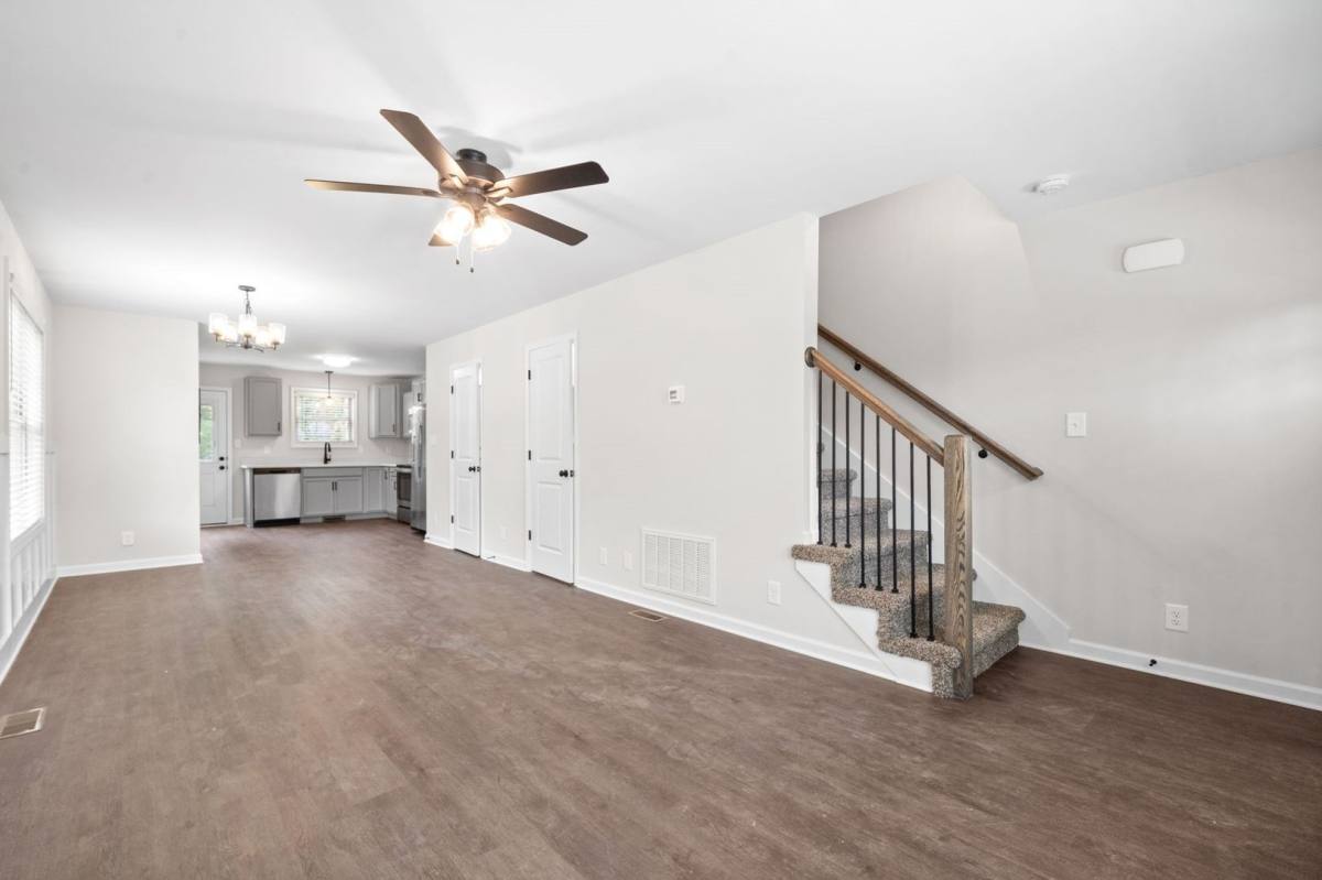 Apartment for rent at 925 Greenwood Ave, Clarksville, TN 37040