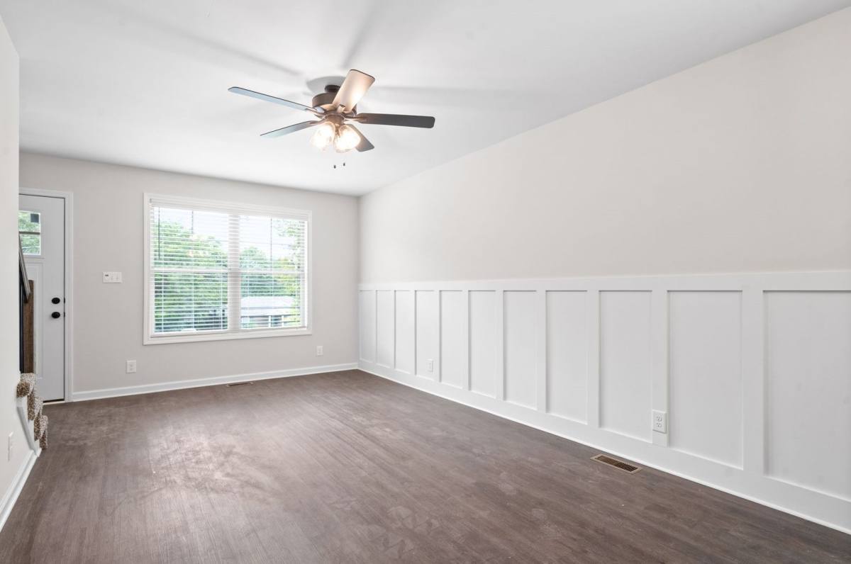 Apartment for rent at 925 Greenwood Ave, Clarksville, TN 37040