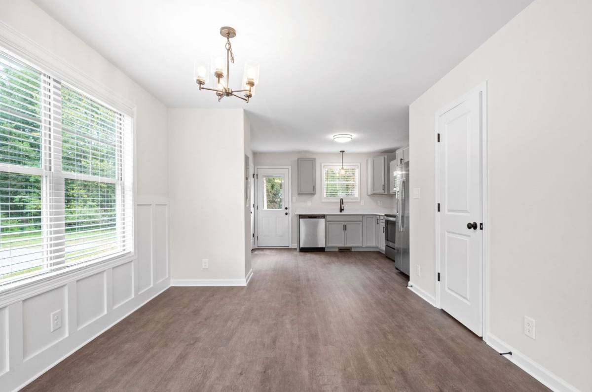 Apartment for rent at 925 Greenwood Ave, Clarksville, TN 37040