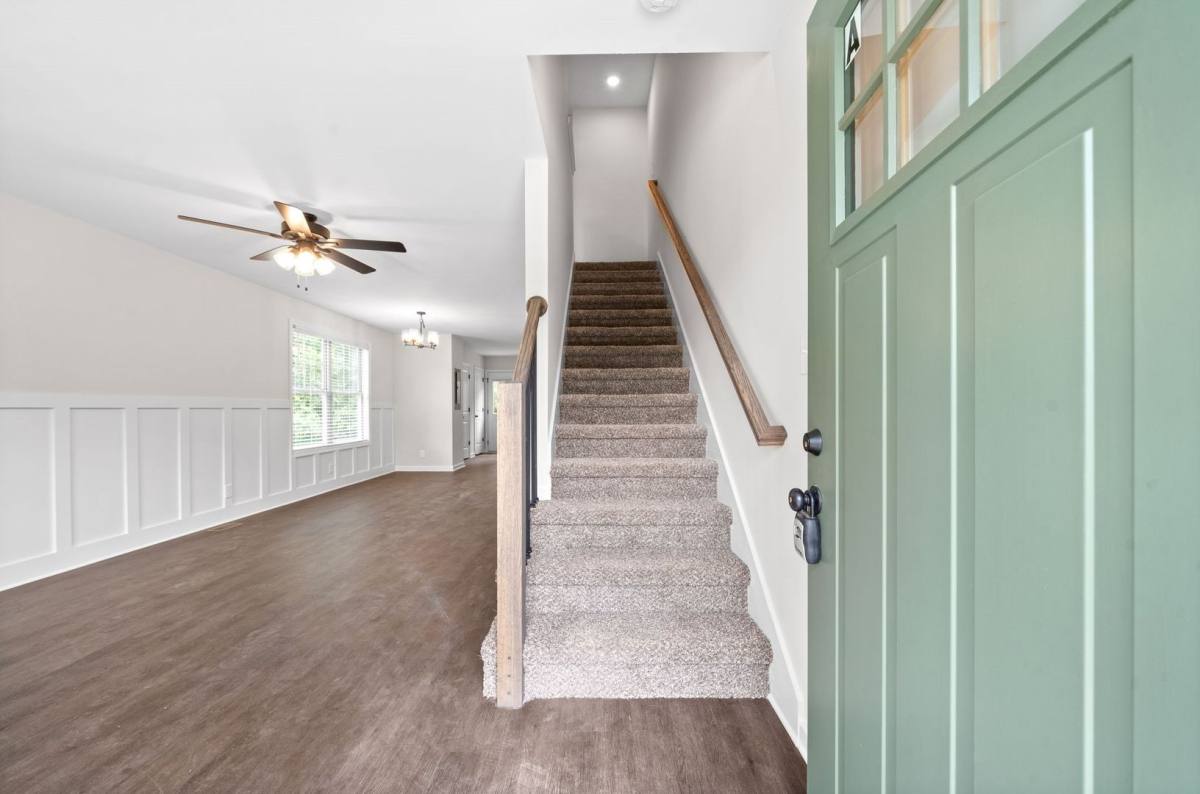 Apartment for rent at 925 Greenwood Ave, Clarksville, TN 37040