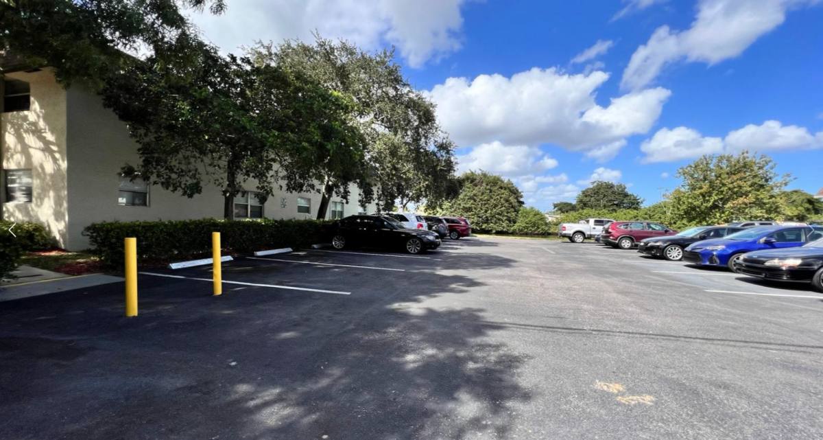 Apartment for rent at 5911 SW 41 St, Fort Lauderdale, FL 33314