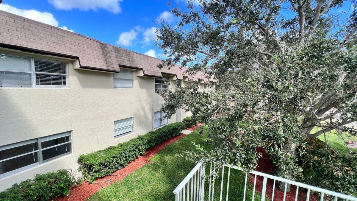 Apartment for rent at 5911 SW 41 St, Fort Lauderdale, FL 33314