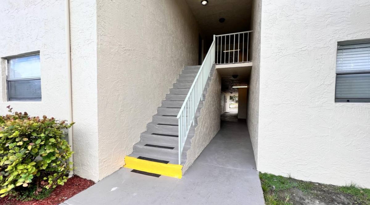 Apartment for rent at 5911 SW 41 St, Fort Lauderdale, FL 33314