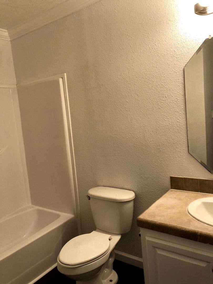 Apartment for rent at 140 Varsity Dr, Huntsville, TX 77340