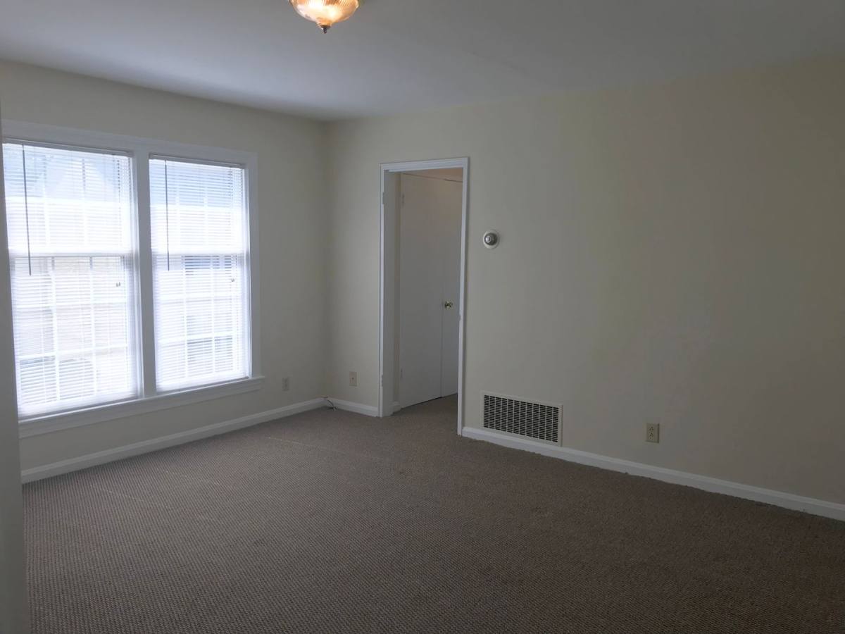 Apartment for rent at 215 Capital Ave, Frankfort, KY 40601