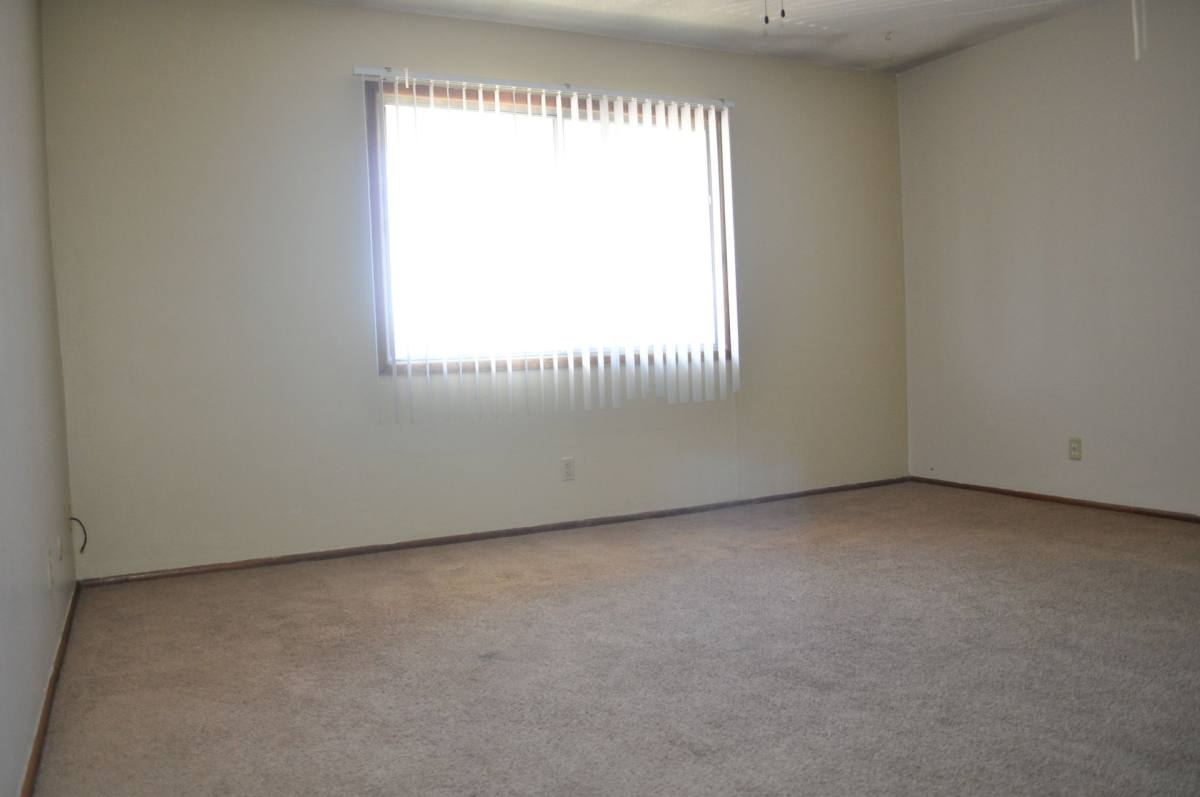 Apartment for rent at 2107 Clark St, Charles City, IA 50616