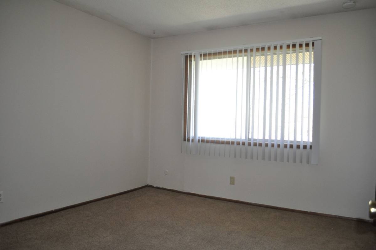Apartment for rent at 2107 Clark St, Charles City, IA 50616