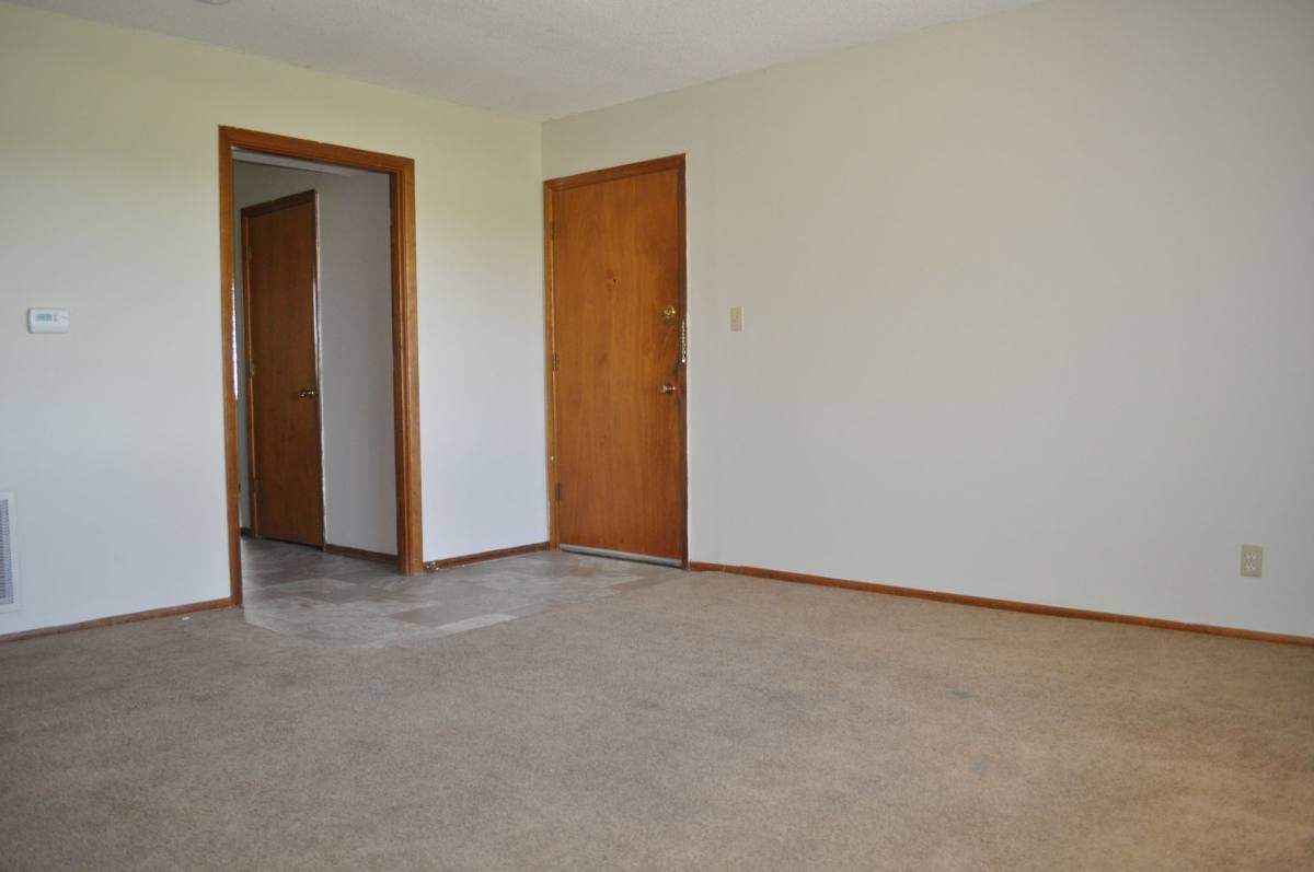 Apartment for rent at 2107 Clark St, Charles City, IA 50616