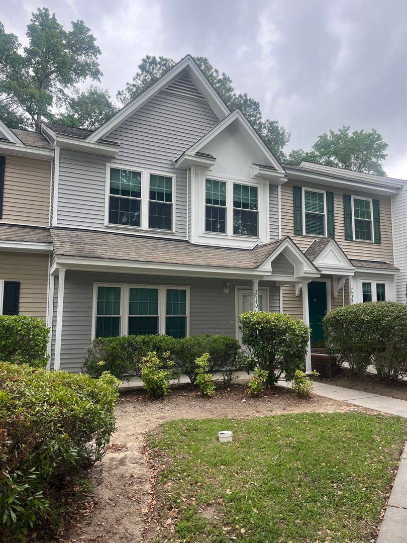 Townhouse for rent at 7940 Shadow Oak Dr, Charleston, SC 29406