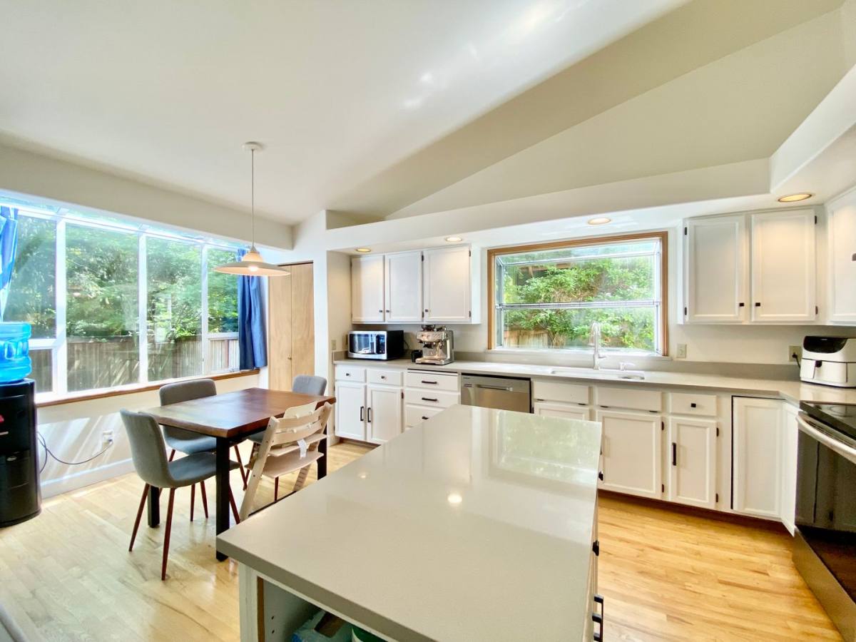 House for rent at 3618 254th Ave SE, Issaquah, WA 98029