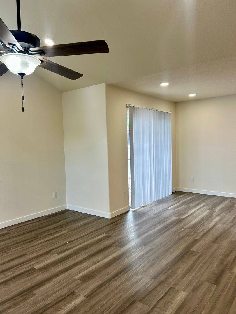 Apartment for rent at 938-940 Boardwalk Ave NE, Salem, OR 97303