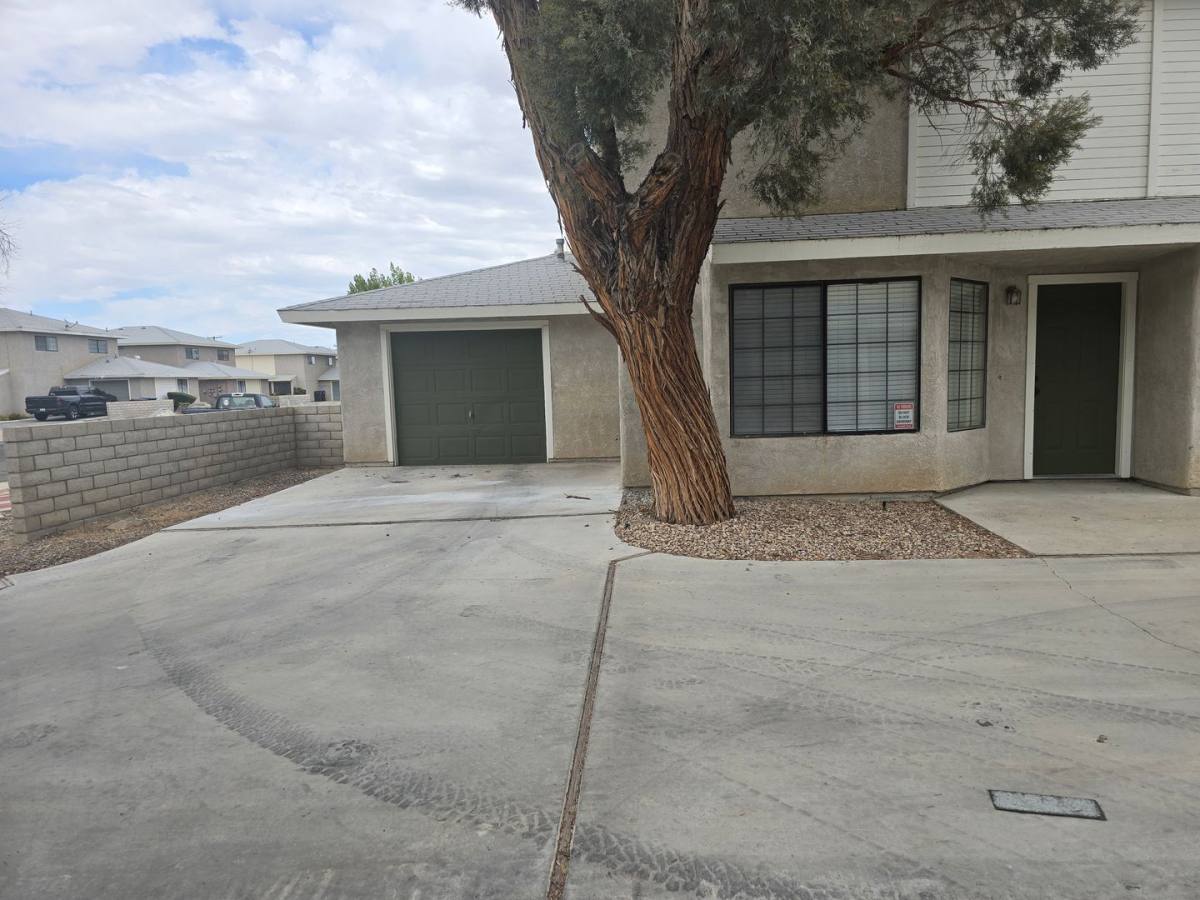 Apartment for rent at 625 W Perdew Ave, Ridgecrest, CA 93555