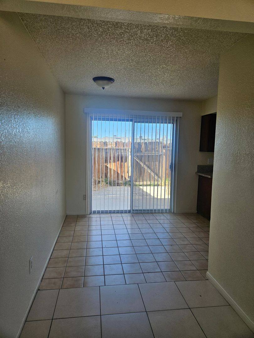 Apartment for rent at 16280 Sequoia Ave, Hesperia, CA 92345