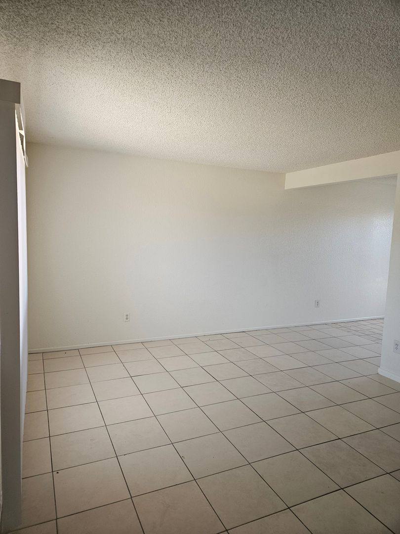 Apartment for rent at 16280 Sequoia Ave, Hesperia, CA 92345
