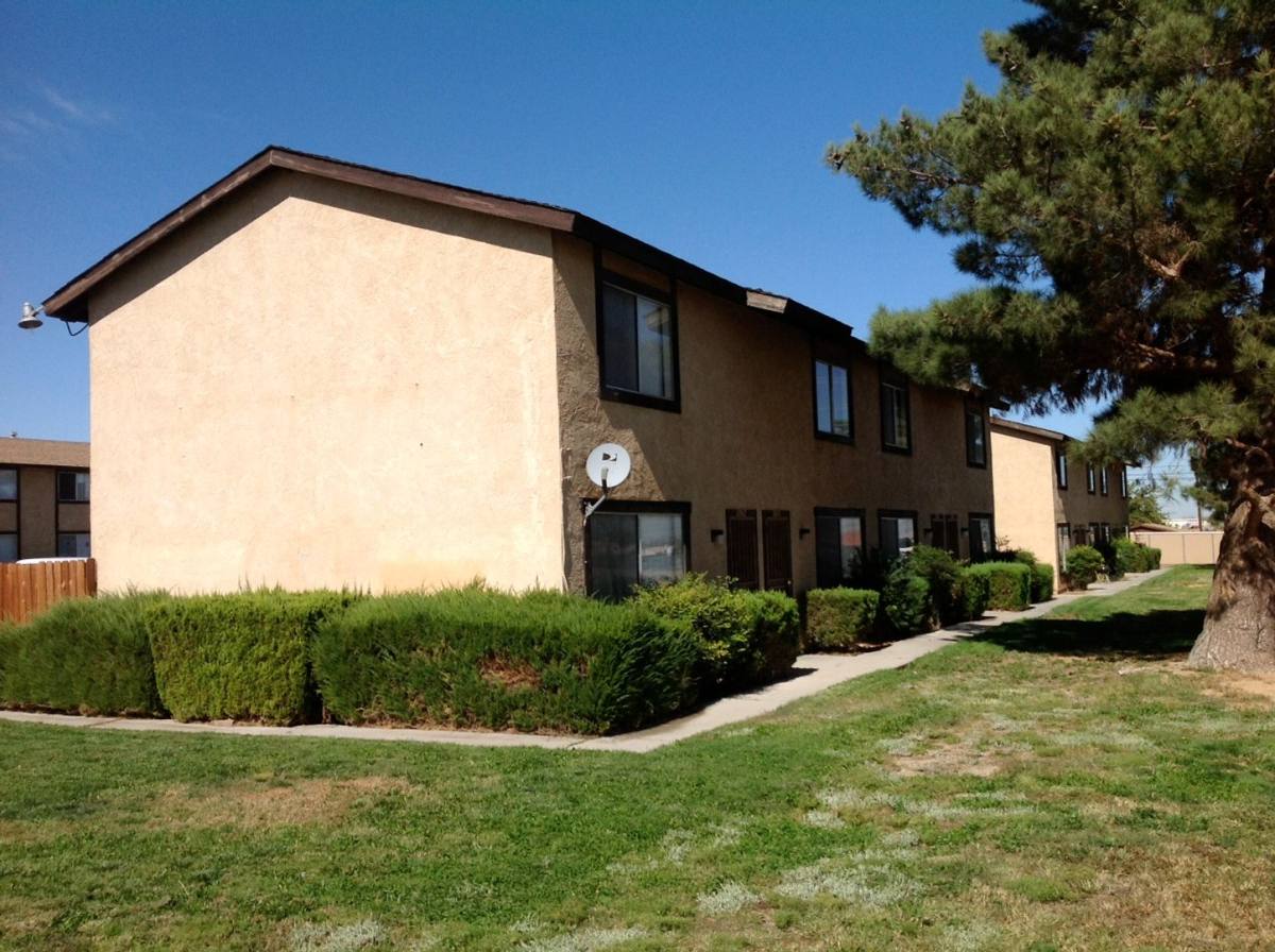 Apartment for rent at 16280 Sequoia Ave, Hesperia, CA 92345