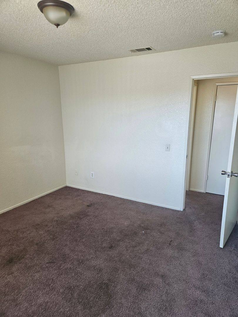 Apartment for rent at 16280 Sequoia Ave, Hesperia, CA 92345