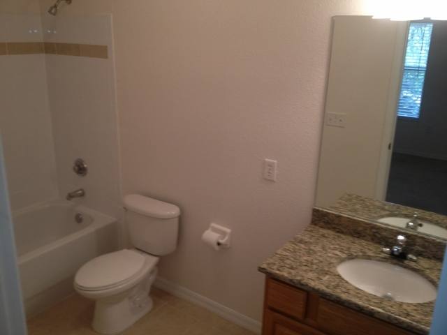 Townhouse for rent at 518 NW 39th Rd, Gainesville, FL 32607