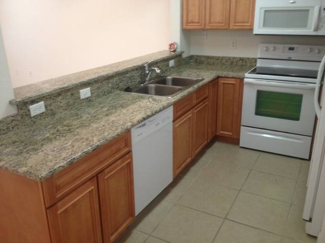 Townhouse for rent at 518 NW 39th Rd, Gainesville, FL 32607