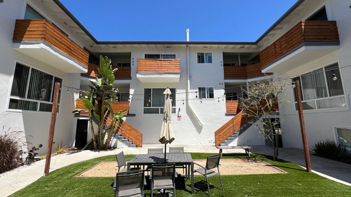 Apartment for rent at 4959 Romaine St, Los Angeles, CA 90029