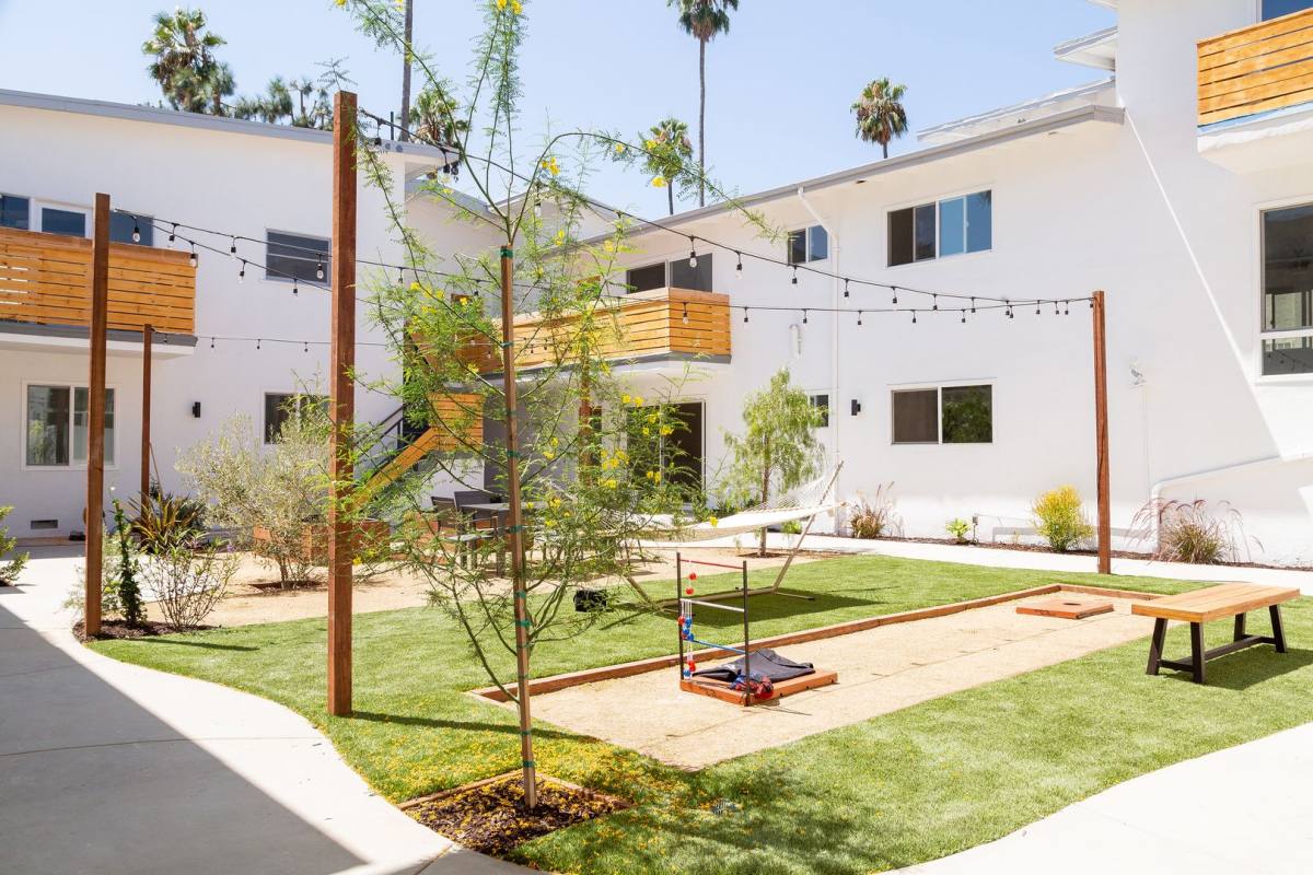 Apartment for rent at 4959 Romaine St, Los Angeles, CA 90029