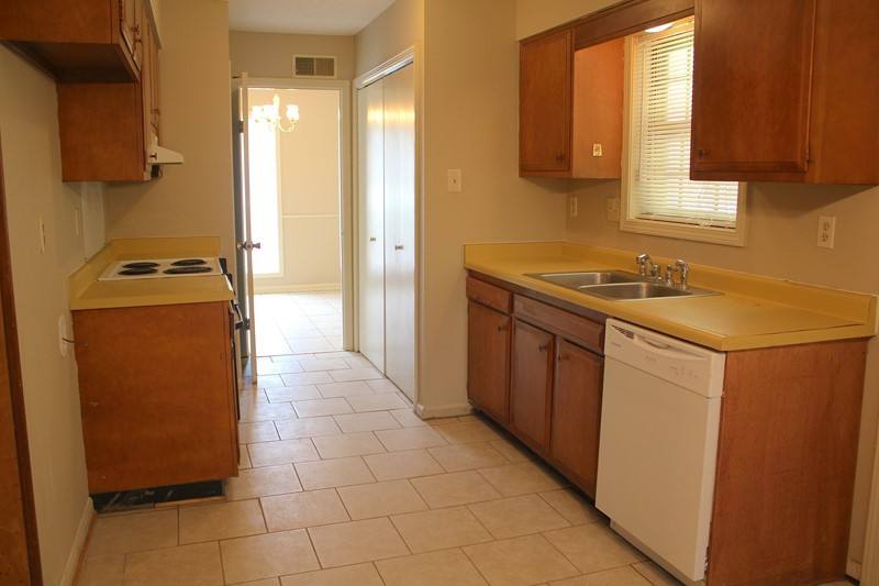 Apartment for rent at 3729 Village Oak, Memphis, TN 38118