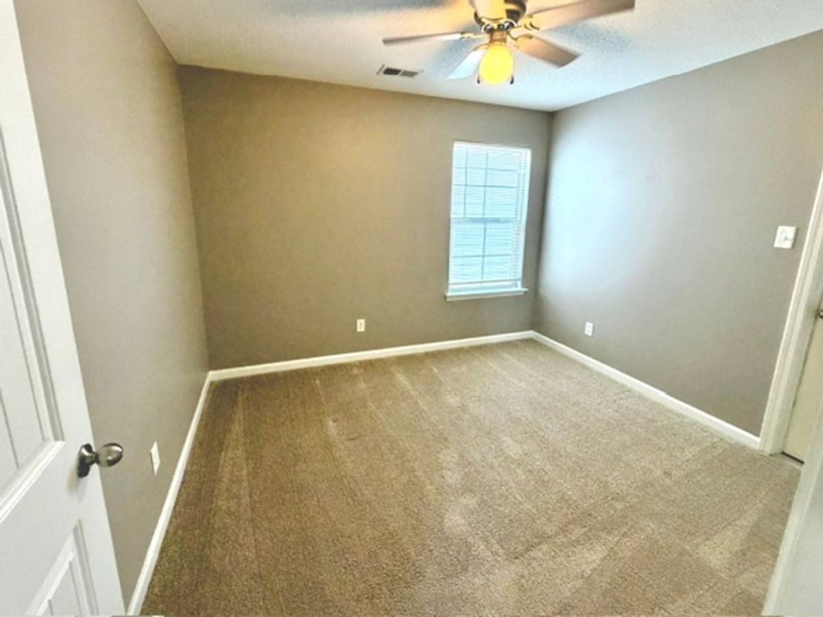 Apartment for rent at 7948 Jadewood Cove, Memphis, TN 38125