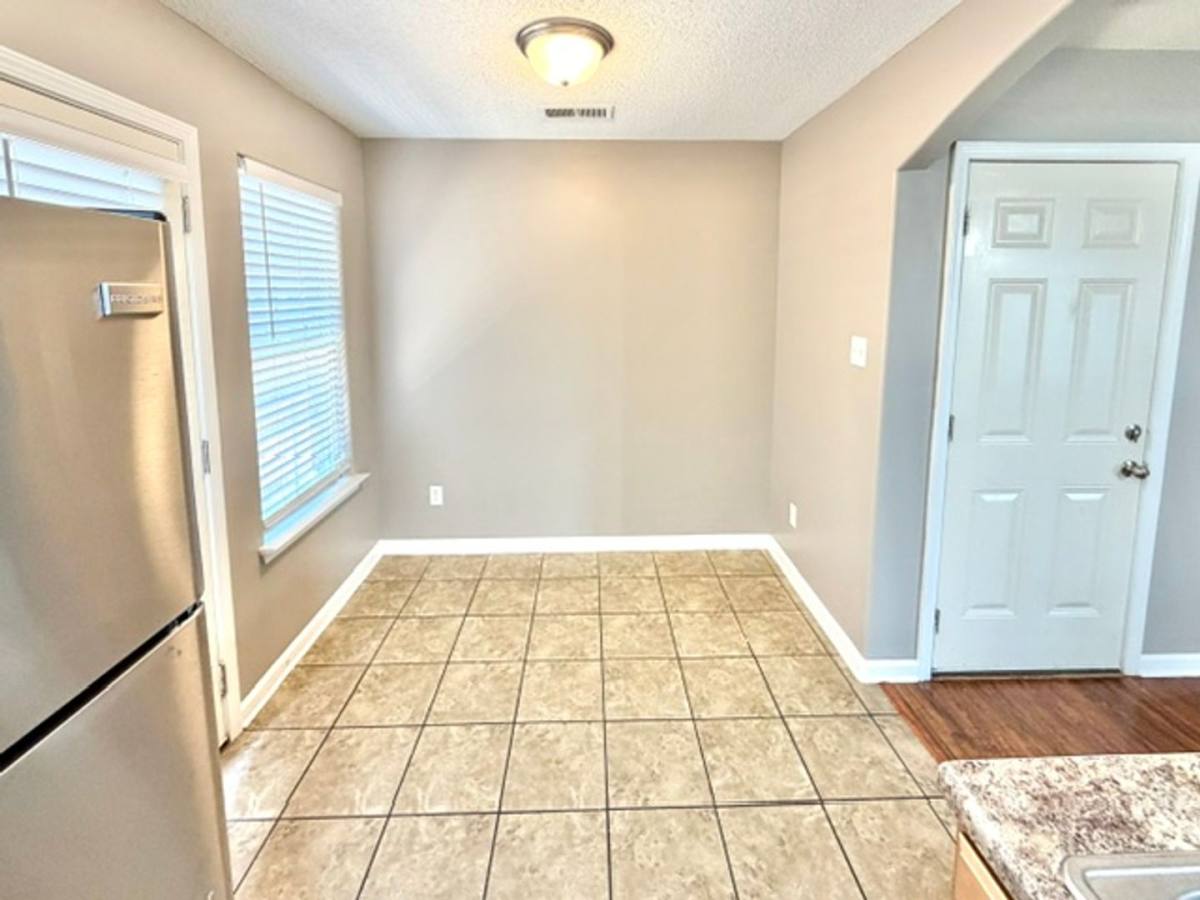 Apartment for rent at 7948 Jadewood Cove, Memphis, TN 38125