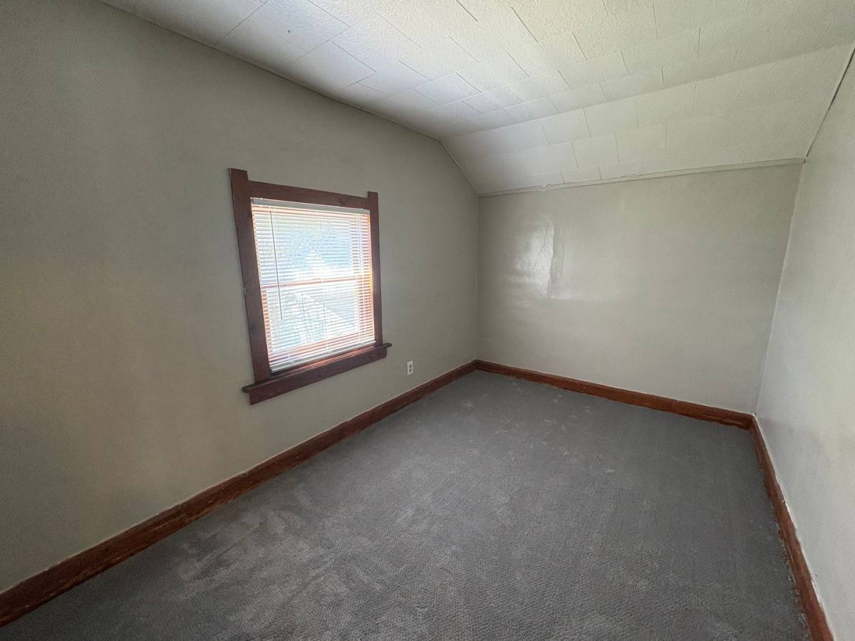 House for rent at 1489 Berdan Ave, Toledo, OH 43612